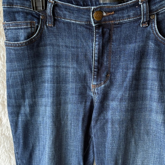 Lee Classic Indigo Straight Leg Jeans - Picture 4 of 8